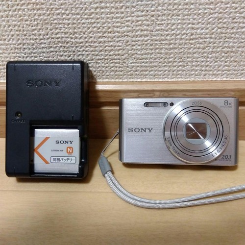 Fotocamera digitale compatta